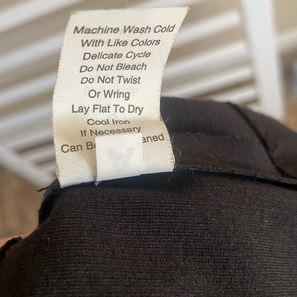 CAbi 224 Sleeveless Black Ponte Uptown Knit Top Size 6 - Picture 10 of 10